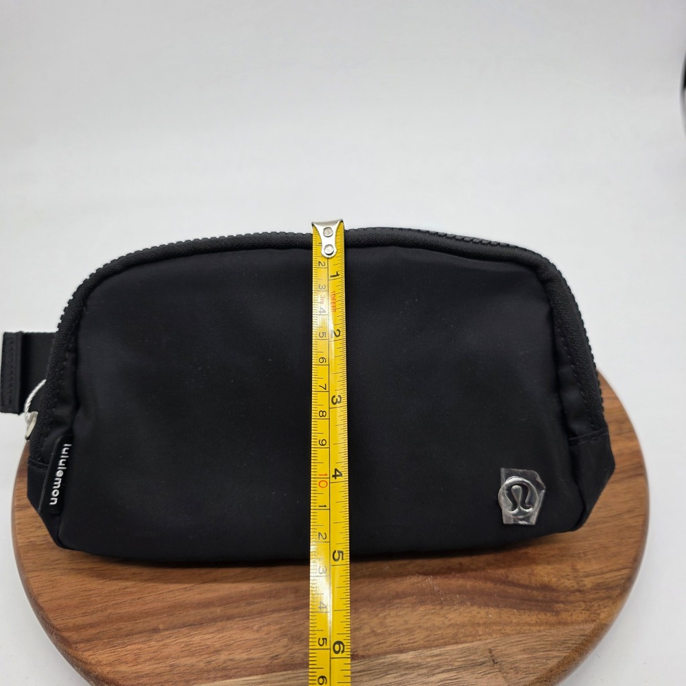 Lululemon Everywhere Belt Bag 1L Black Waist Pack Crossbody LU9AX2S NWT - Picture 9 of 10